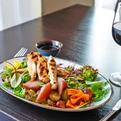 Gdzie zjeść w Nałęczowie? Odkryj najlepsze restauracje i smaki
