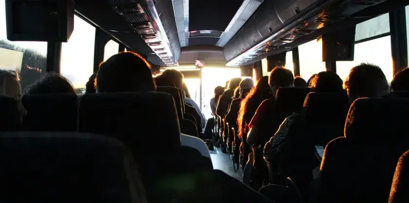 Jak dojechać z Nicei do Antibes - szybkie i tanie opcje transportu